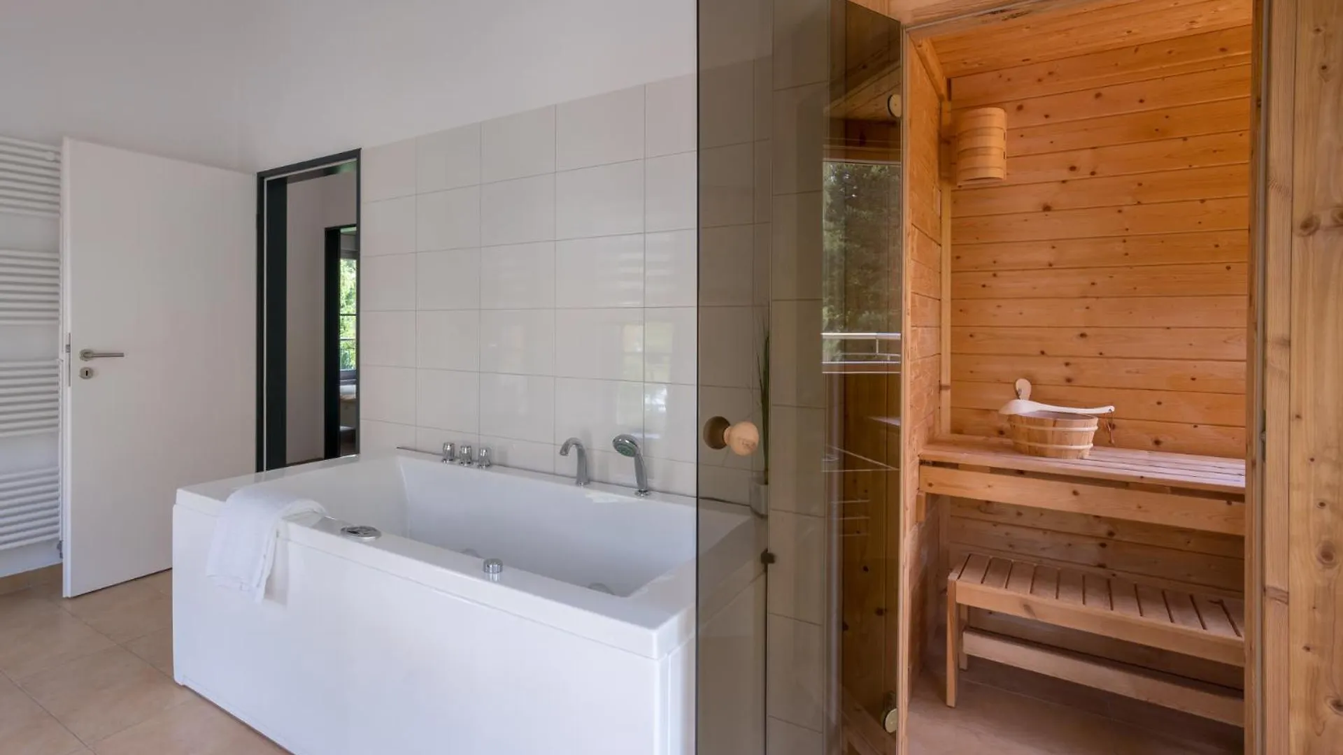 Vakantiehuis Ferienpark Ruebezahl Am Mueggelsee, Haus 21 Efeu Mit Eigener Sauna, Idealer Ort Fuer Natur- Und Erholungssuchende, Fuer Radfahrer, Familien Mit Kindern Und Hundeliebhaber Berlijn